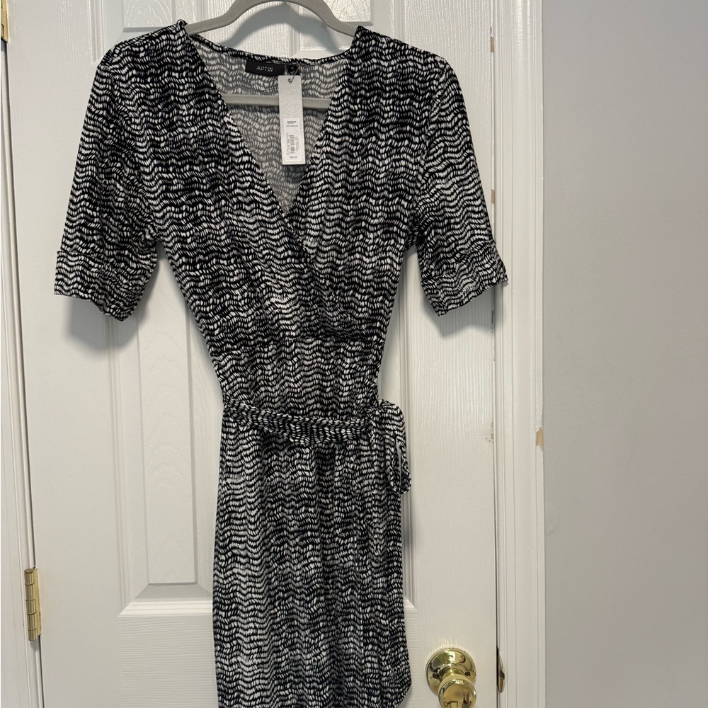 Apt. 9 Black and White Zigzag Midi Dress